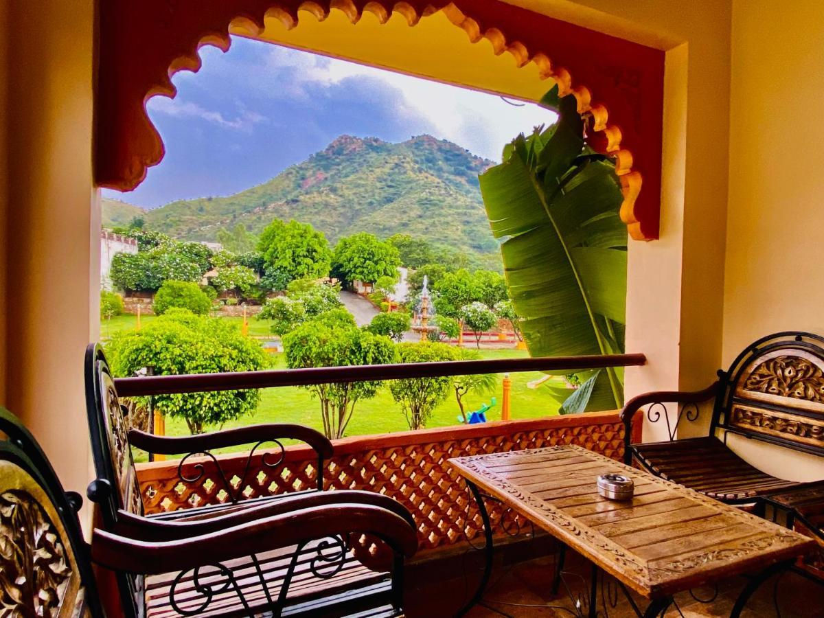 Udai Farmhouse - A Peacefull Riverside Hotel
