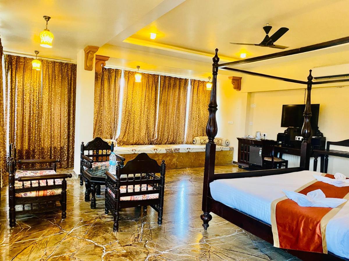 Udai Farmhouse - A Peacefull Riverside Hotel 4*
