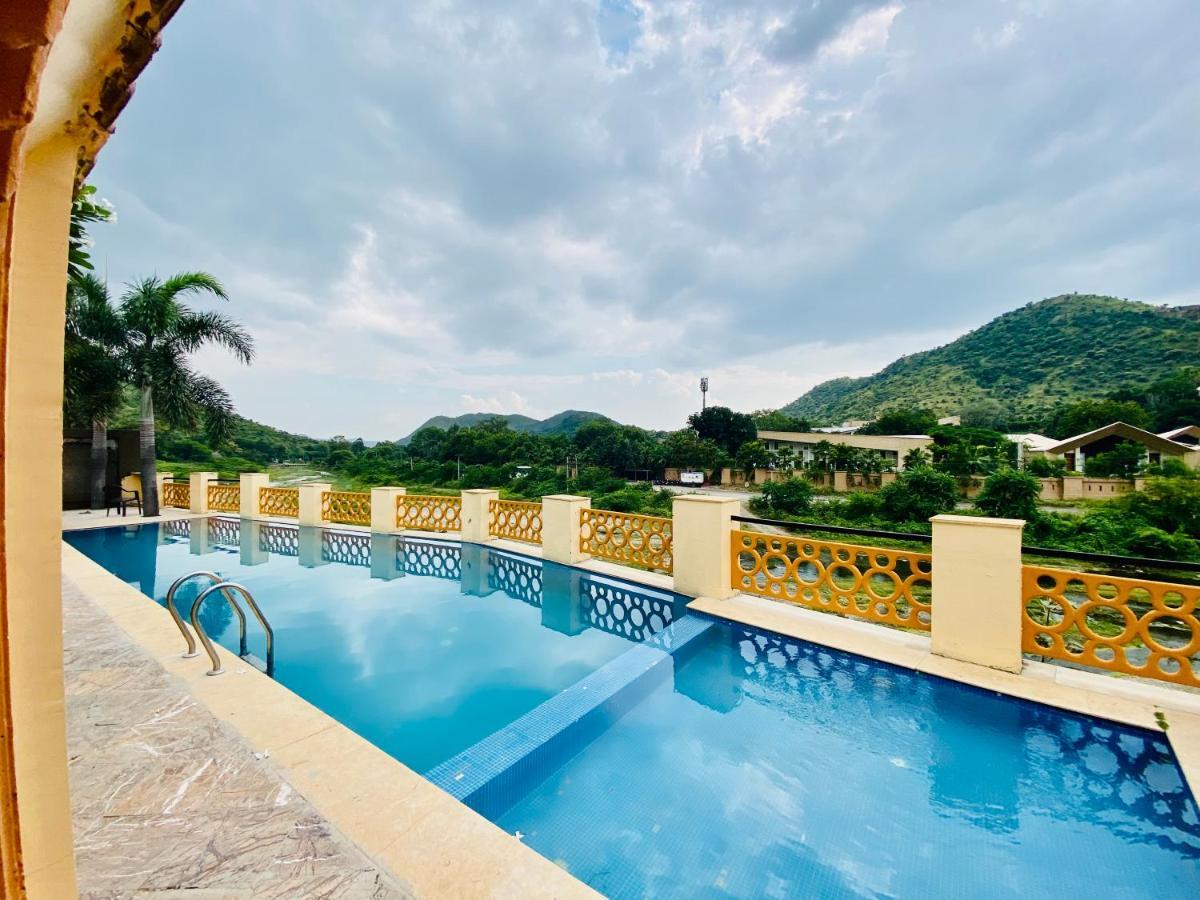 Udai Farmhouse - A Peacefull Riverside Hotel Udaipur