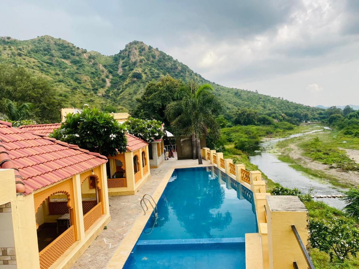 Udai Farmhouse - A Peacefull Riverside Hotel