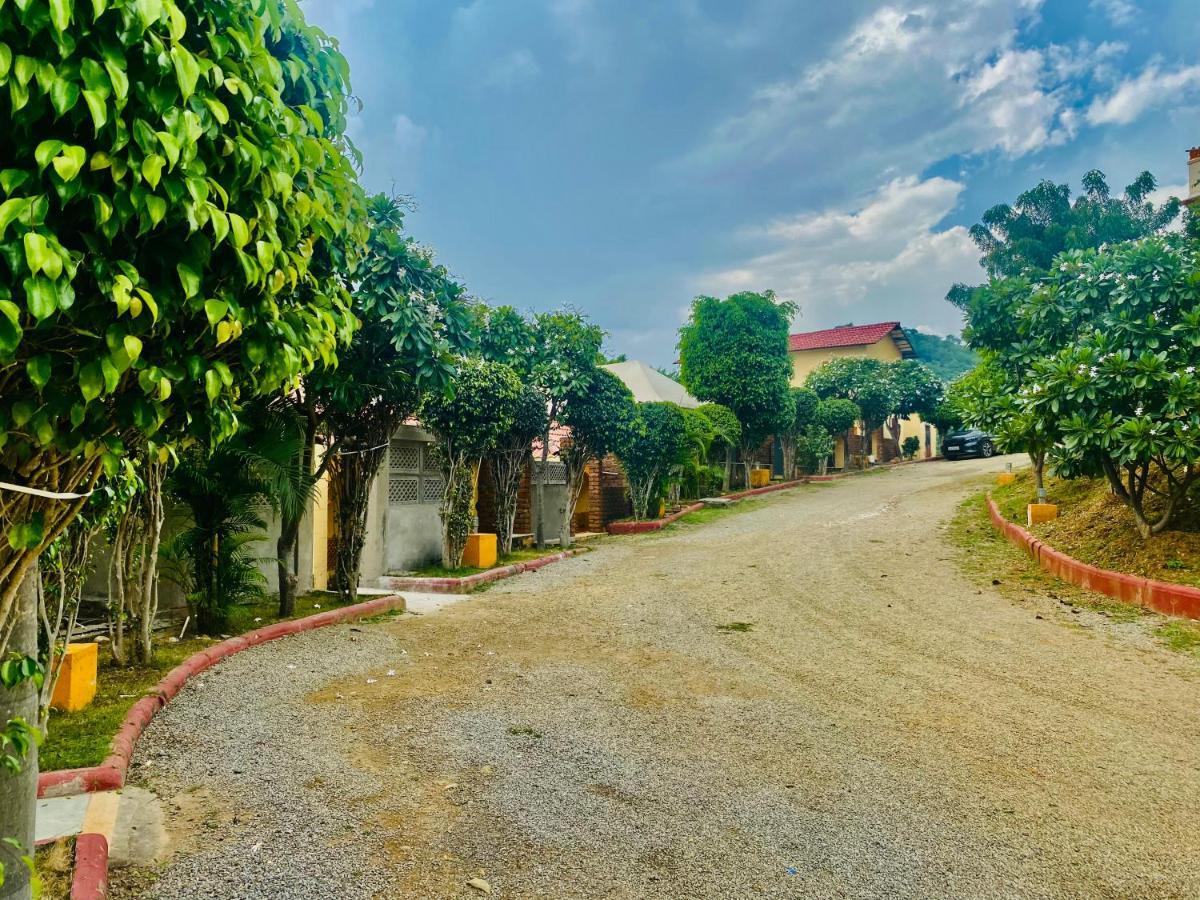 Udai Farmhouse - A Peacefull Riverside Hotel 4*