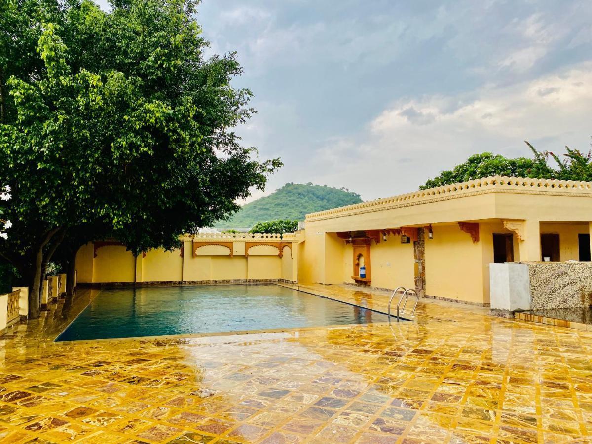 Udai Farmhouse - A Peacefull Riverside Hotel Udaipur