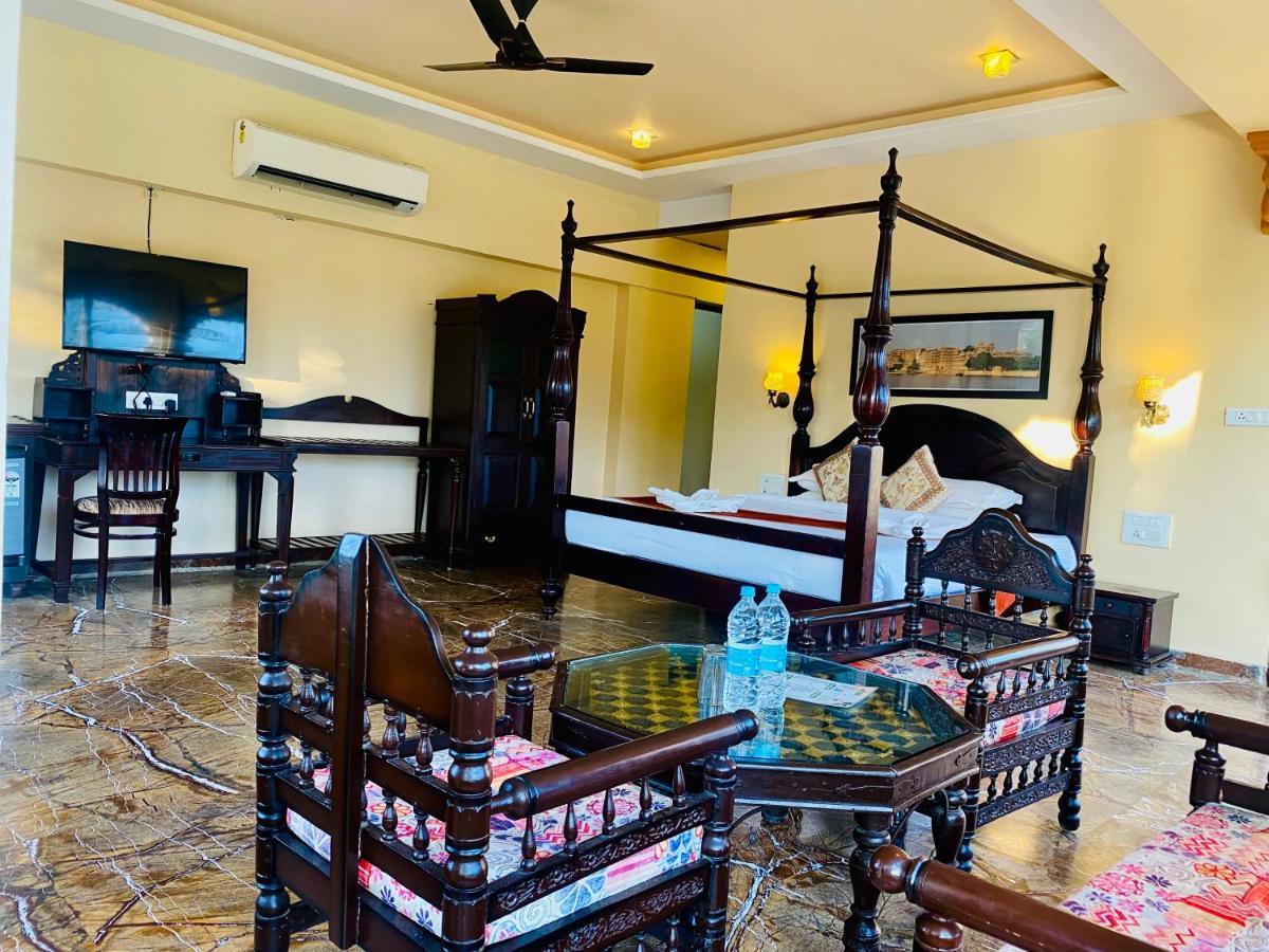 Udai Farmhouse - A Peacefull Riverside Hotel 4*